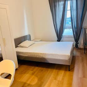 Private room for rent for €690 per month in Milan, Via Ugo Ojetti