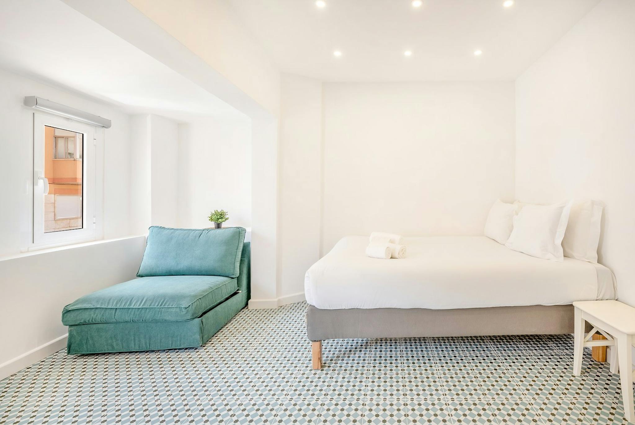 Rua do Meio à Ajuda, Lisbon preview