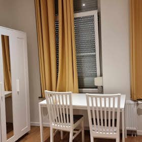 Private room for rent for €770 per month in Brussels, Gierstraat
