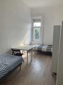 Общая комната сдается в аренду за 74 999 HUF в месяц в Budapest, Thököly út