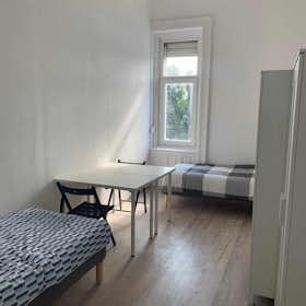 Chambre partagée for rent for 74 986 HUF per month in Budapest, Thököly út