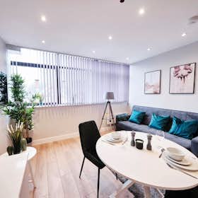 Appartement te huur voor £ 3.255 per maand in London, College Road