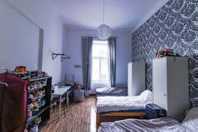 Mehrbettzimmer zu mieten für 64.990 HUF pro Monat in Budapest, Fiumei út