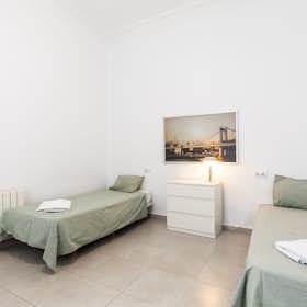 Private room for rent for €535 per month in Valencia, Carrer Martínez Cubells