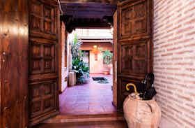 Appartement te huur voor € 525 per maand in Granada, Calle Gloria