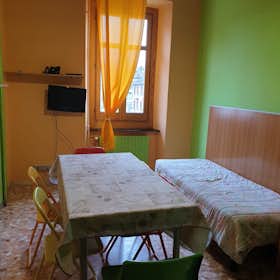 Shared room for rent for €350 per month in Turin, Via Giulia di Barolo