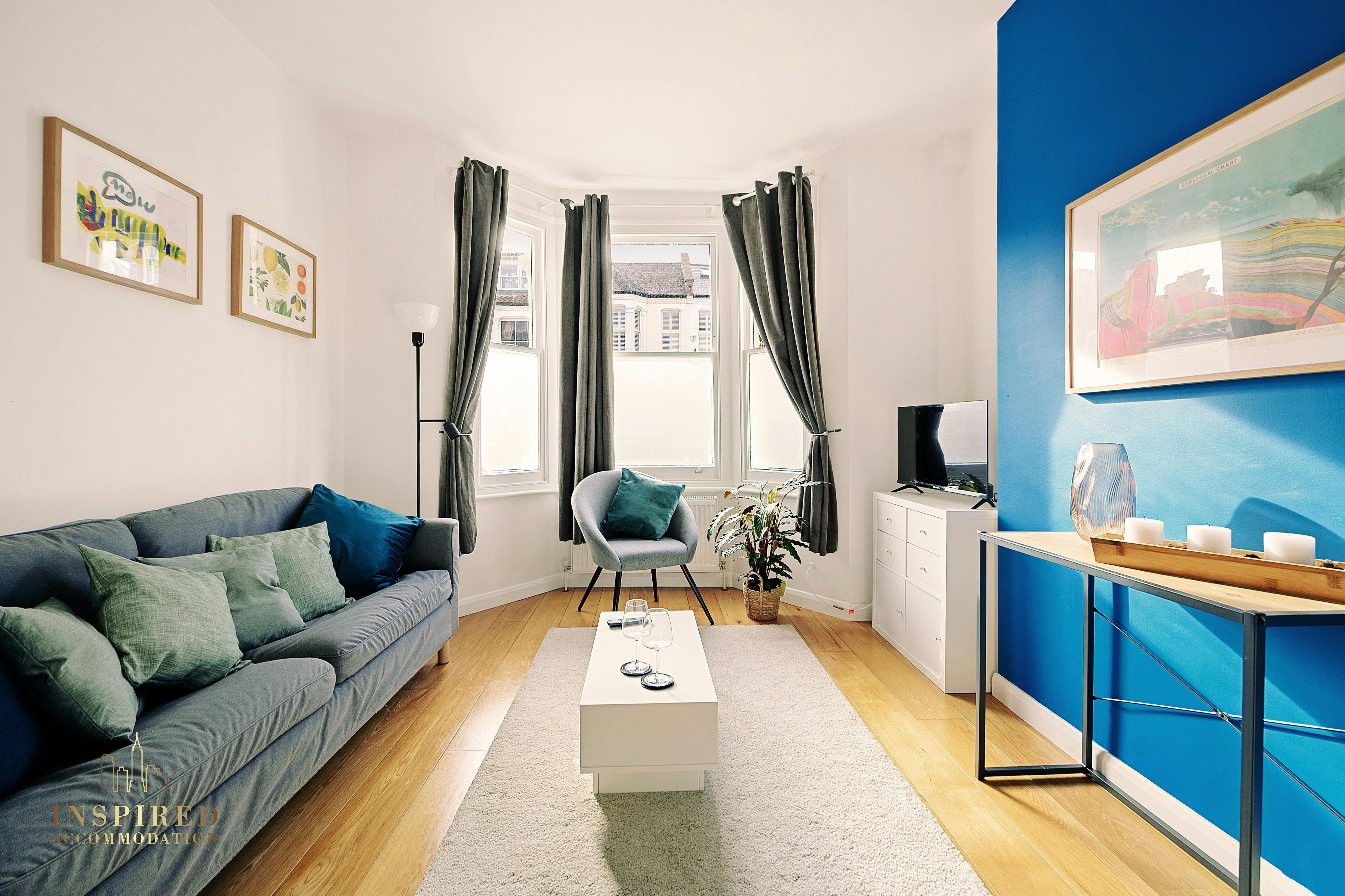 Apartment for rent for £4,500 per month in London, Broomsleigh Street