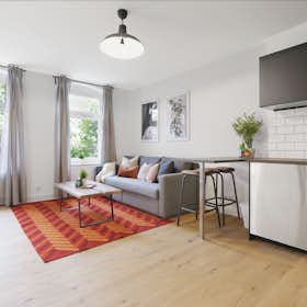 Apartment for rent for €1,485 per month in Berlin, Beusselstraße