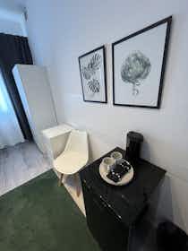 Shared room for rent for €1,650 per month in Garching bei München, Daimlerstraße