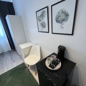 Mehrbettzimmer zu mieten für 1.650 € pro Monat in Garching bei München, Daimlerstraße