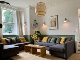 Lägenhet att hyra för 1 950 GBP i månaden i Lichfield, Brookhay Lane