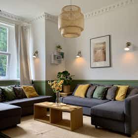 Appartement te huur voor £ 1.955 per maand in Lichfield, Brookhay Lane