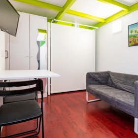 Studio for rent for €750 per month in Madrid, Calle de Lavapiés