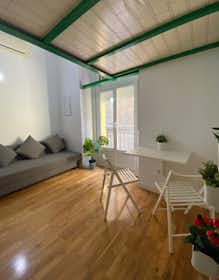 Studio for rent for €950 per month in Madrid, Calle del Oso