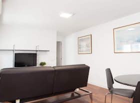 Apartment for rent for €1,300 per month in Madrid, Calle de Mesonero Romanos
