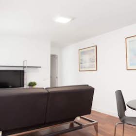 Apartment for rent for €1,300 per month in Madrid, Calle de Mesonero Romanos
