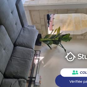 Private room for rent for €650 per month in Bordeaux, Cours de l'Argonne