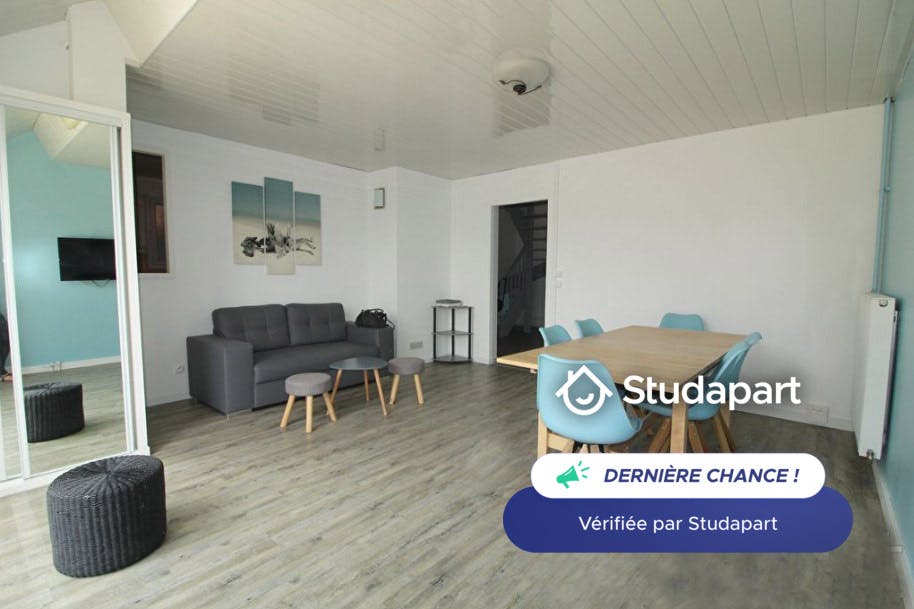 Mieszkanie do wynajęcia za 575 € miesięcznie w mieście Cergy, Rue du Haut Montoir
