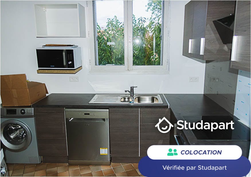 Private room for rent for €500 per month in Évry-Courcouronnes, Square Jean Allemane