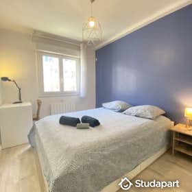Private room for rent for €460 per month in Toulon, Avenue Général Noguès