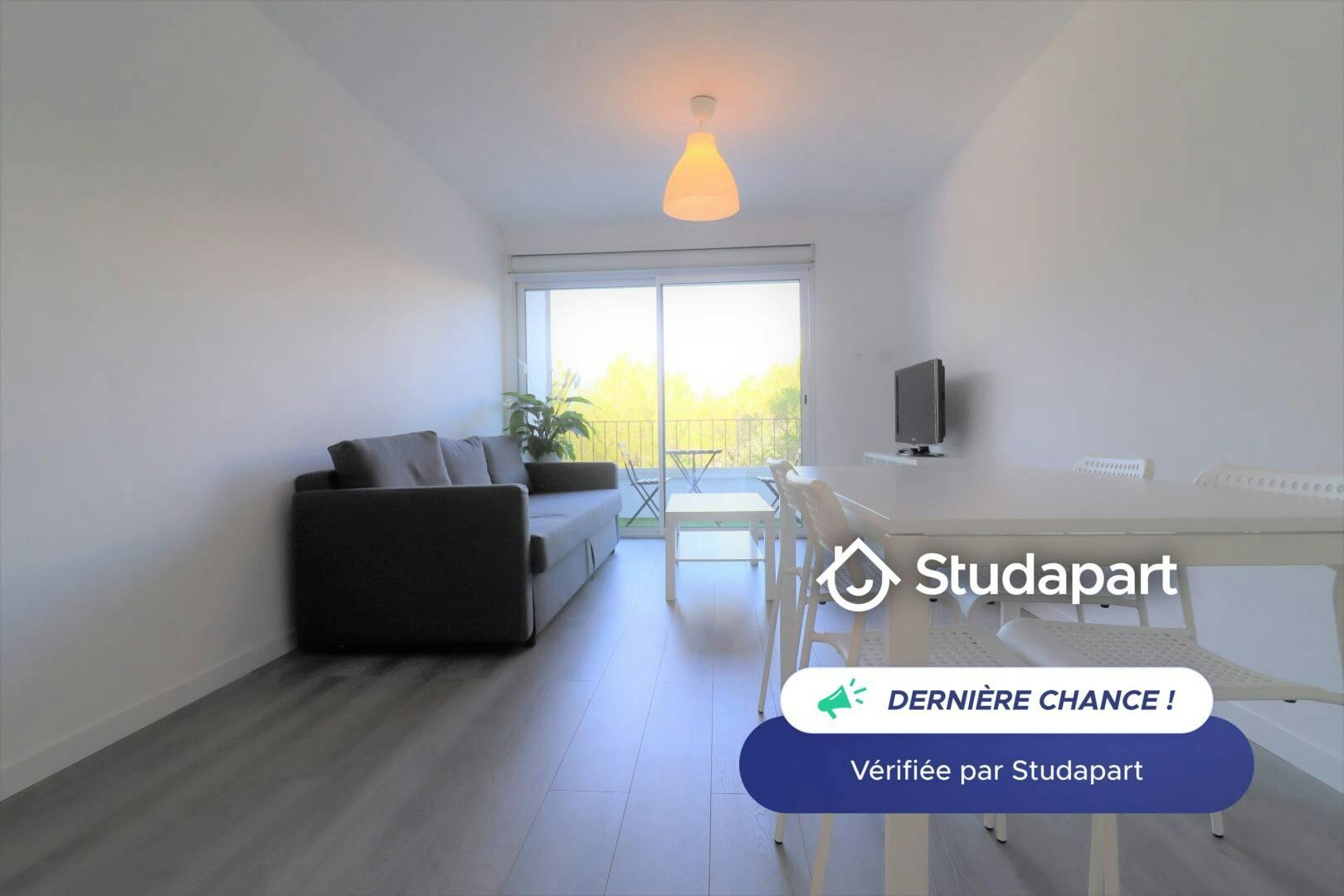 Apartment for rent for €1,800 per month in Marseille, Traverse de la Gouffonne