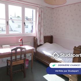 Private room for rent for €410 per month in Lambersart, Rue René Mouchotte