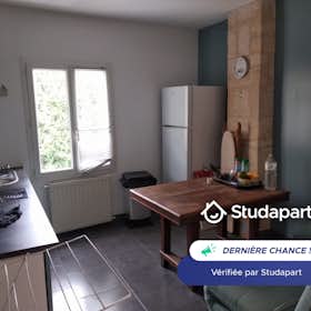 Private room for rent for €450 per month in Bègles, Rue Jean Felloneau