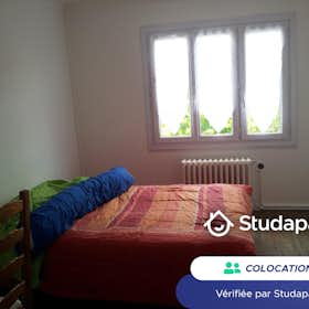 Private room for rent for €420 per month in Rennes, Rue Docteur Calmette