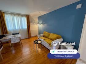 Appartement te huur voor € 780 per maand in Grenoble, Rue André Abry