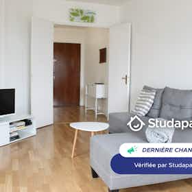 Apartamento para alugar por € 1.790 por mês em Sartrouville, Rue Victor Hugo