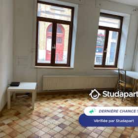 Квартира сдается в аренду за 796 € в месяц в Lille, Rue Bourjembois