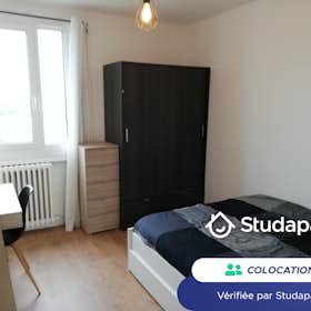 Private room for rent for €360 per month in Limoges, Boulevard de Vanteaux