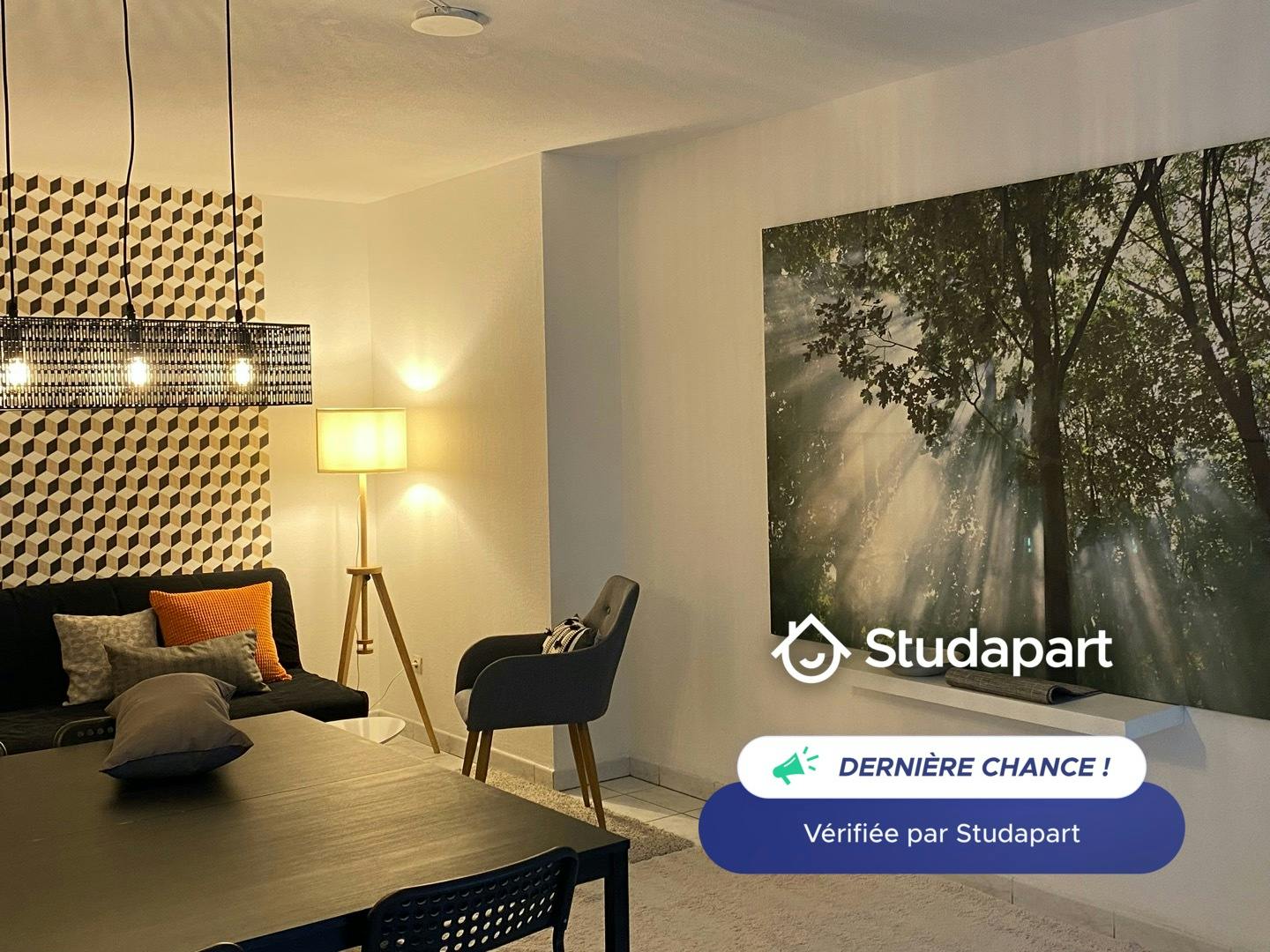 Appartement te huur voor € 1.380 per maand in Aix-en-Provence, Avenue Max Juvenal