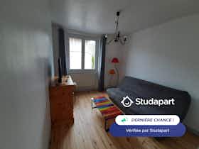 Wohnung zu mieten für 490 € pro Monat in Saint-Étienne, Rue Henri Dechaud