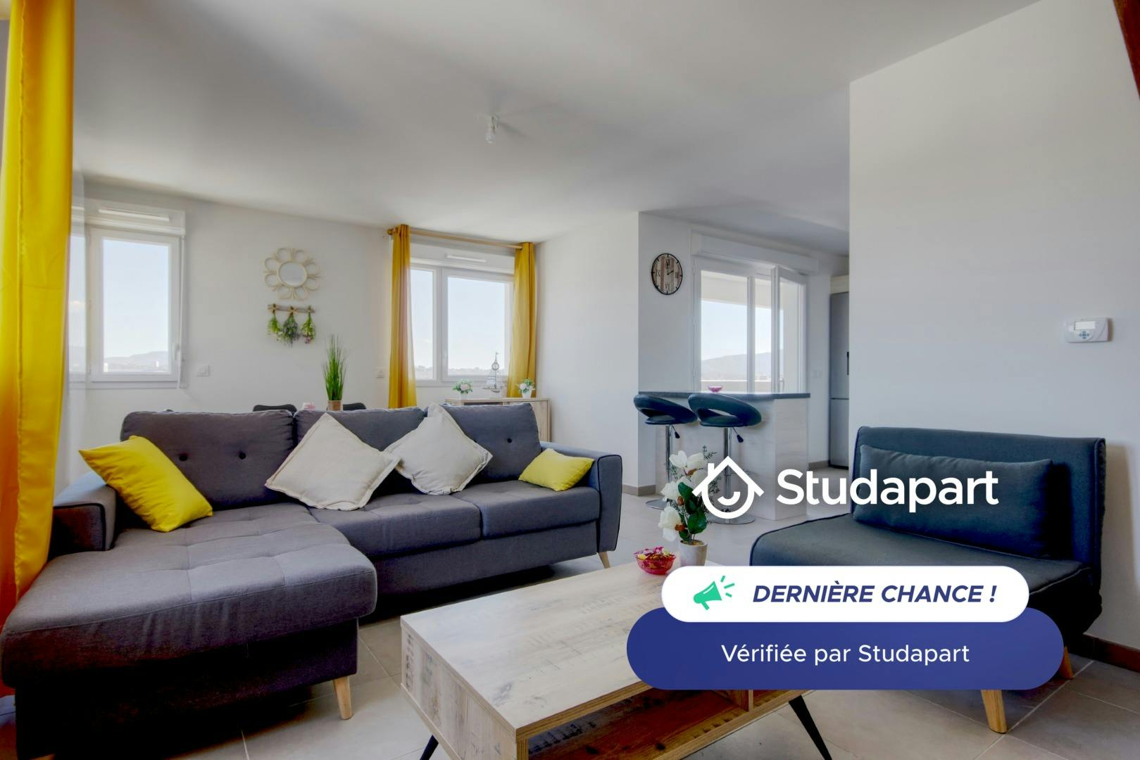 Apartment for rent for €1,300 per month in Marseille, Rue André Allar