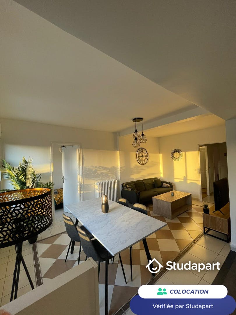 Private room for rent for €400 per month in Dijon, Rue des Perrières