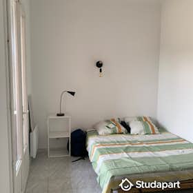 Private room for rent for €480 per month in Avignon, Boulevard de l'Armistice