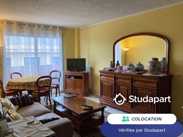 Private room for rent for €700 per month in Nice, Avenue Sainte-Marguerite