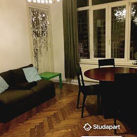 Apartment for rent for €1,100 per month in Lille, Rue Frédéric Mottez