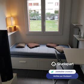 Apartament de închiriat pentru 470 EUR pe lună în Marseille, Boulevard du Maréchal Koenig