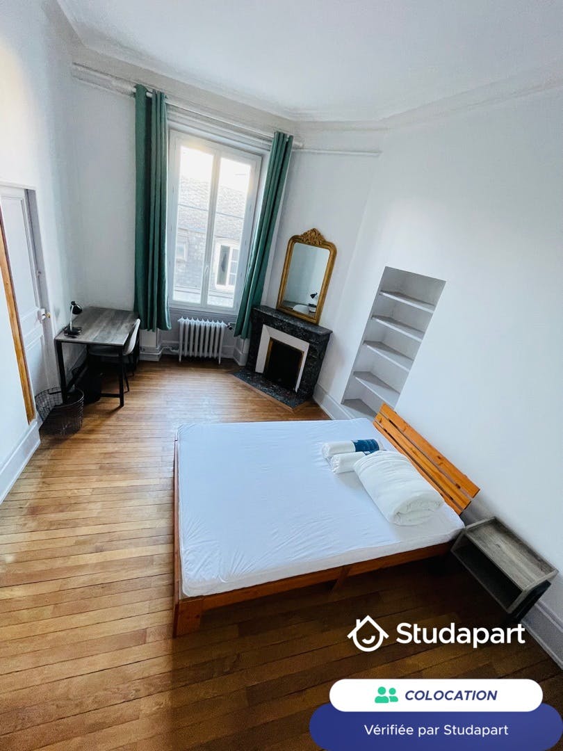 Приватна кімната за оренду для 505 EUR на місяць у Bourges, Place Planchat