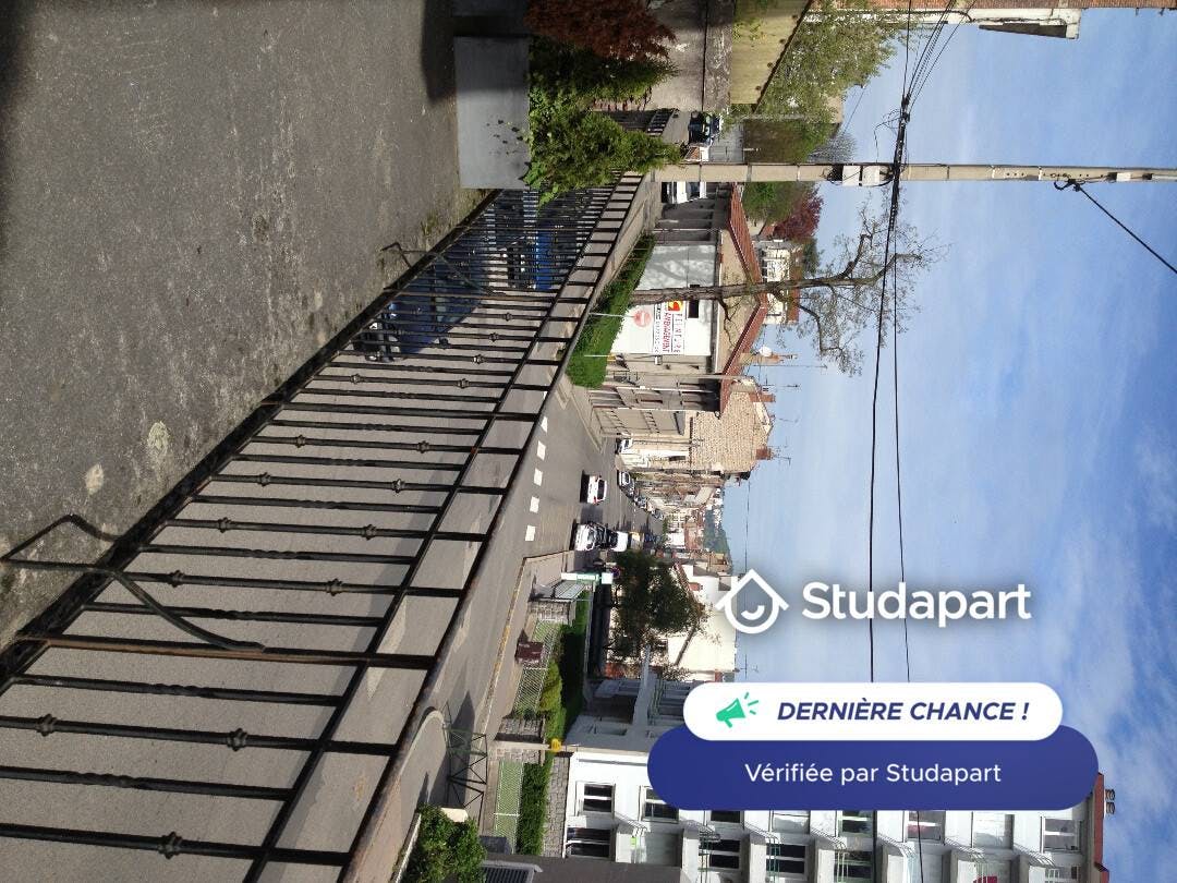 Apartment for rent on Rue Montesquieu, Saint-Étienne - Vista 5