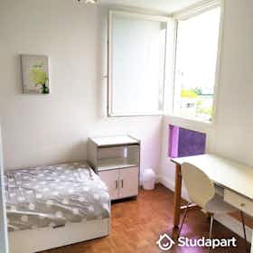 Отдельная комната сдается в аренду за 350 € в месяц в Hérouville-Saint-Clair, Boulevard de la Grande Delle