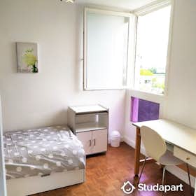 私人房间 正在以 €350 的月租出租，其位于 Hérouville-Saint-Clair, Boulevard de la Grande Delle