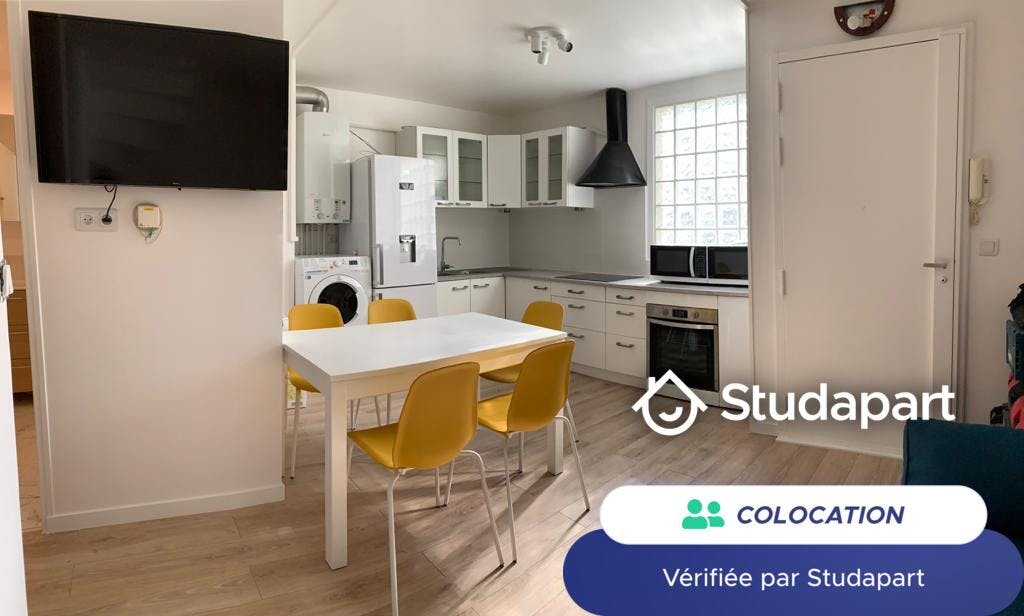 Private room for rent for €600 per month in Noisy-le-Grand, Allée de la Futaie