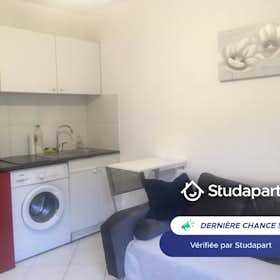 Wohnung for rent for 565 € per month in Marseille, Rue du Commandant Rolland
