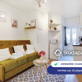 Apartment for rent for €1,200 per month in Paris, Rue d'Aubervilliers