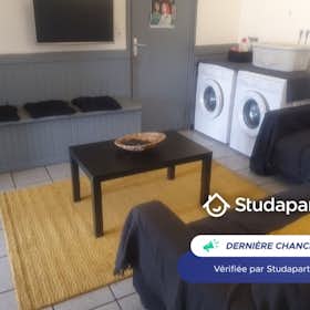 Huis te huur voor € 365 per maand in Clermont-Ferrand, Rue Étienne Dolet