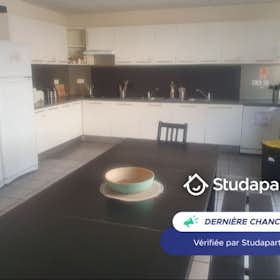 Casa for rent for 325 € per month in Clermont-Ferrand, Rue Étienne Dolet