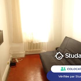 Private room for rent for €490 per month in Nice, Boulevard Gambetta